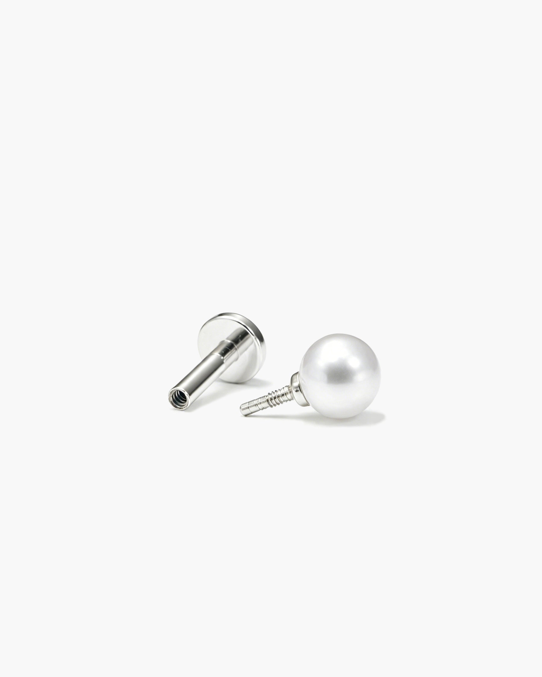 Pearl Stud Single - Titanium Freshwater Pearl Split Profile