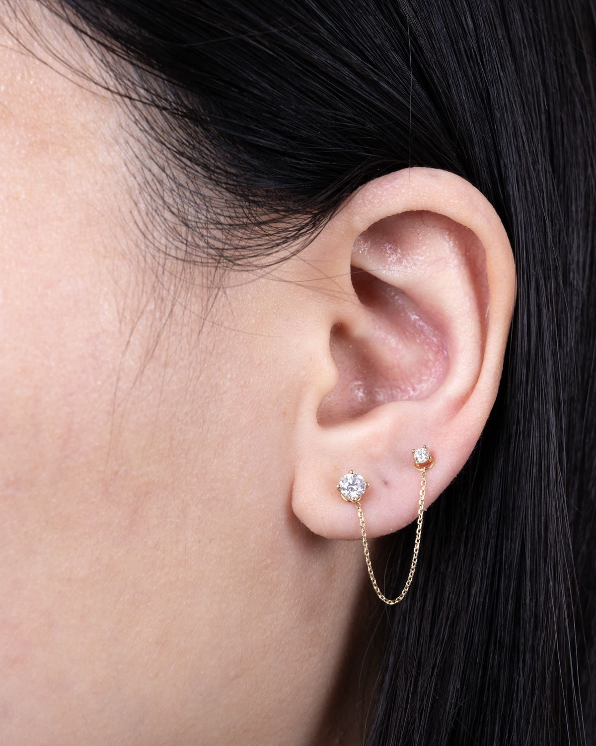Chain Ear Jackets Medium Single - 14K Yellow Gold Lifestyle