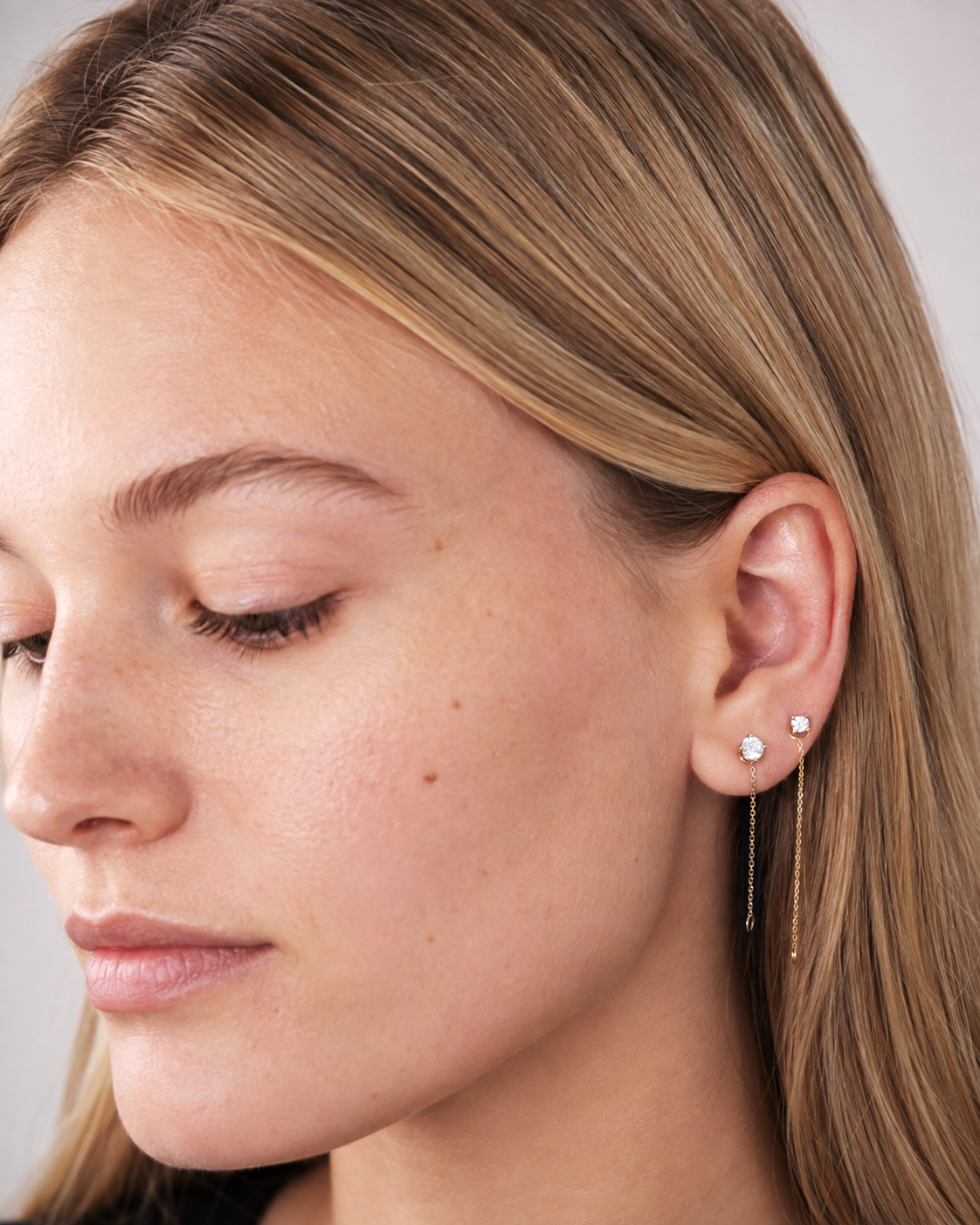 Chain Ear Jackets Medium Single - 14K Yellow Gold Lifestyle