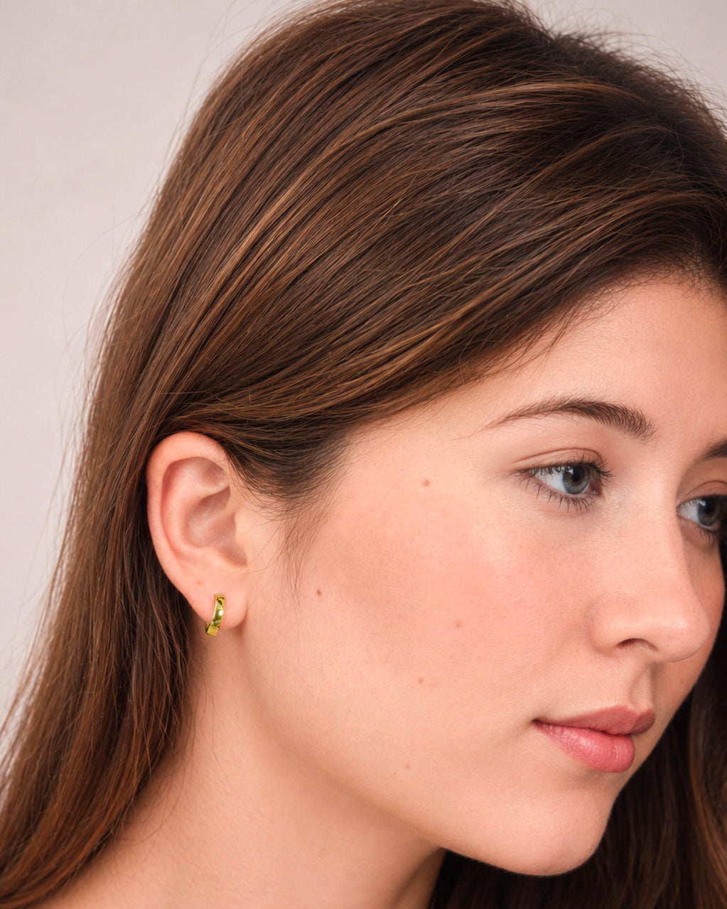 Plain wide Hoops Petite - 18K Gold Vermeil Lifestyle